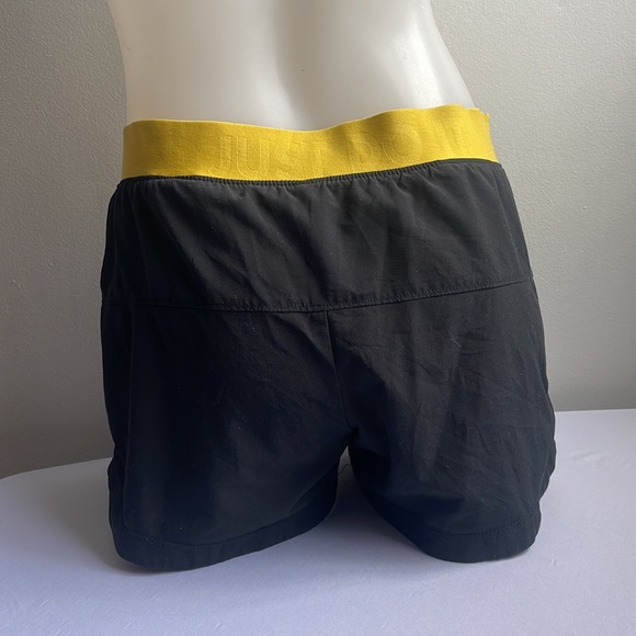 Nike Livestrong Shorts XS - Picture 3 of 6